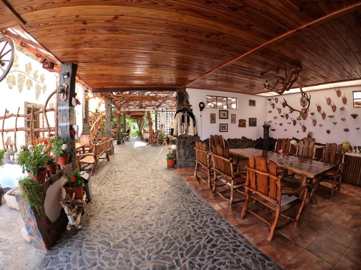 Hotel Casa Vlad Haţeg Exterior foto