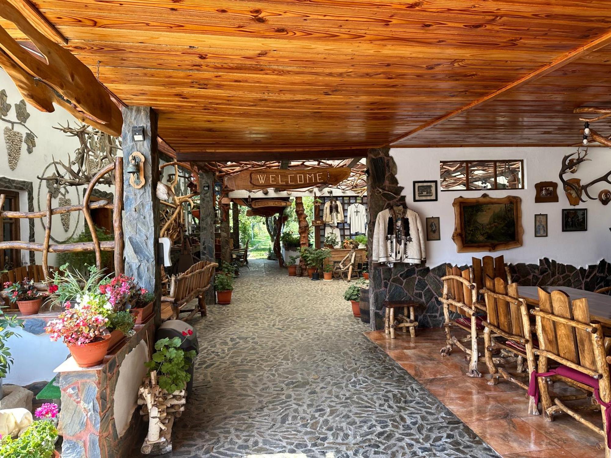 Hotel Casa Vlad Haţeg Exterior foto